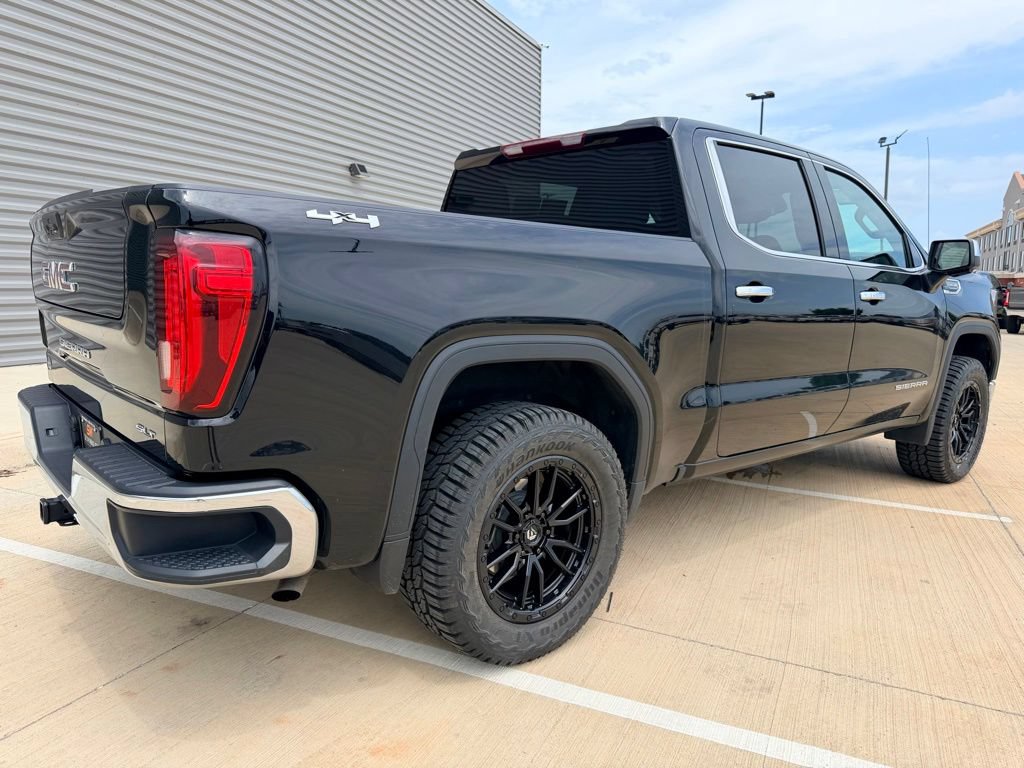 Used 2025 GMC Sierra 1500 SLT AWD/4WD image 3