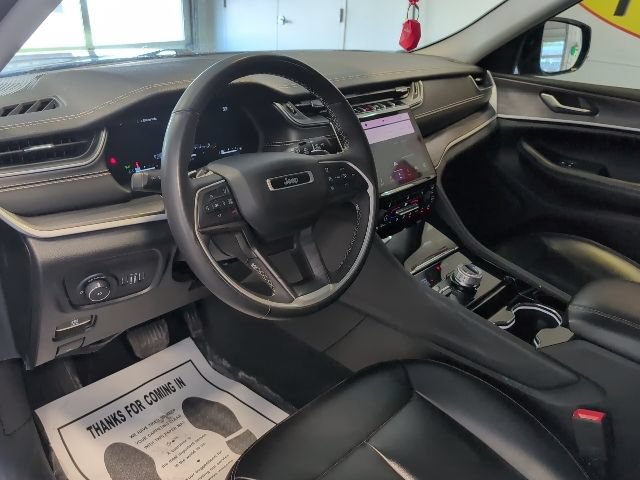 Used 2023 Jeep Grand Cherokee Limited AWD/4WD image 11
