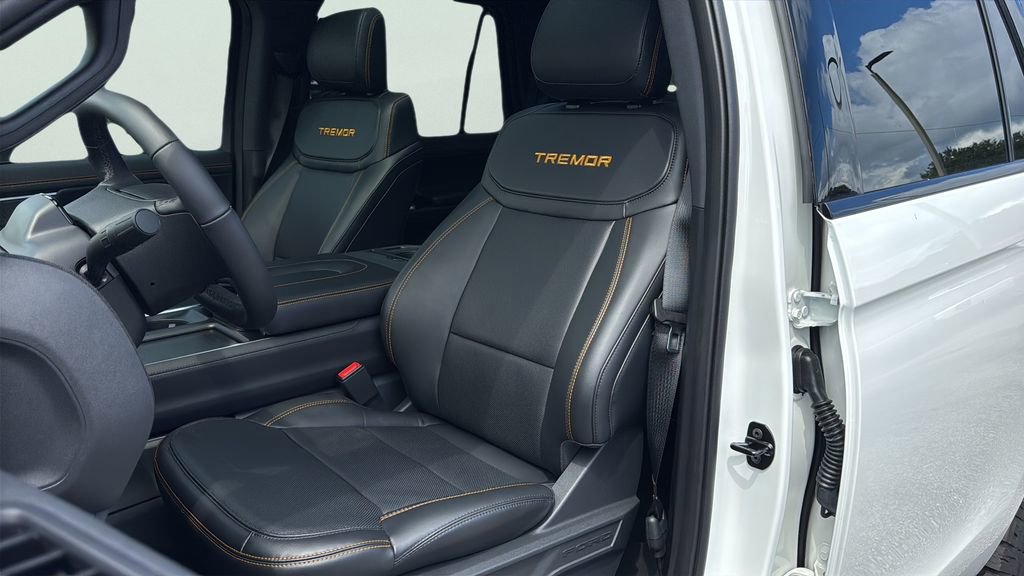 Certified 2025 Ford Expedition Tremor image 26