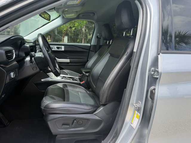 Certified 2022 Ford Explorer Limited w/ Equipment Group 301A RWD image 16