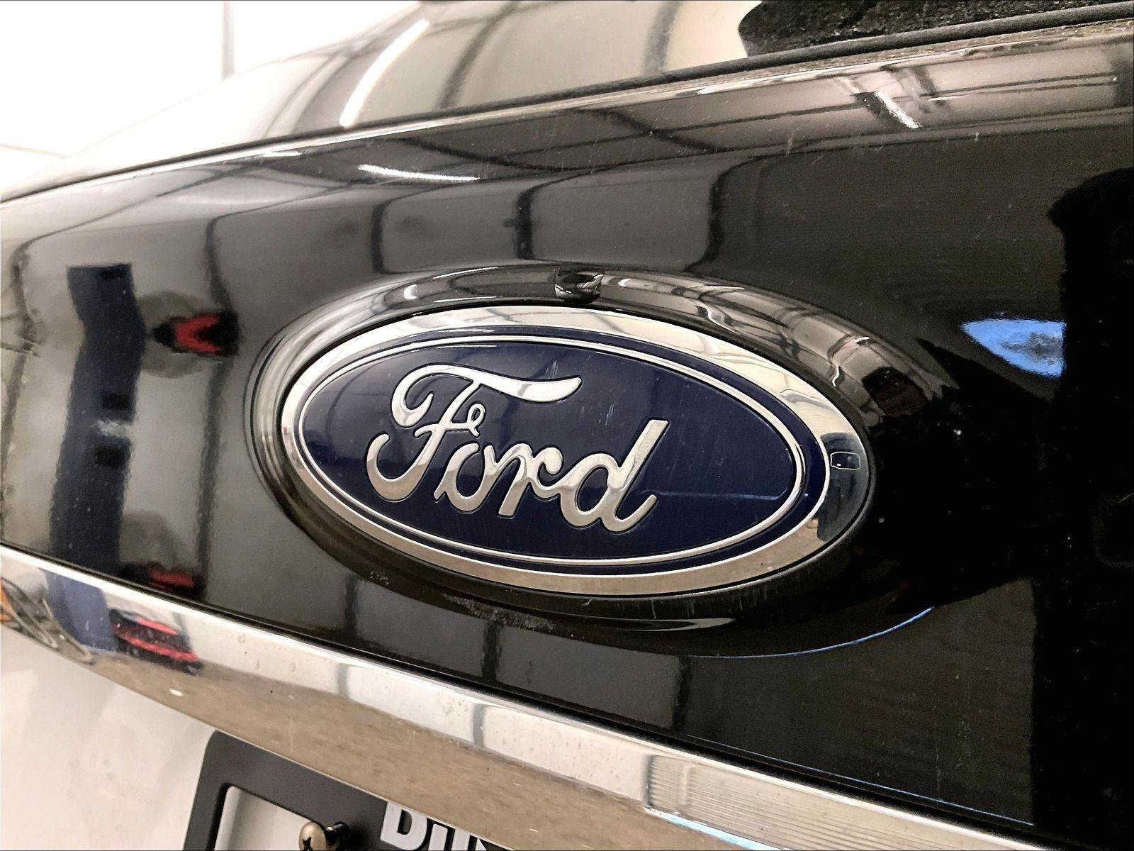 Certified 2020 Ford Edge Titanium w/ Equipment Group 301A AWD/4WD image 13