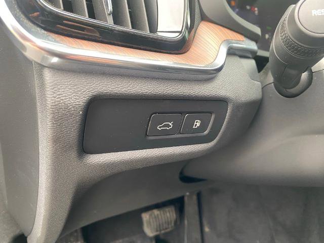Used 2023 Volvo S60 T8 Plus w/ Climate Package image 17