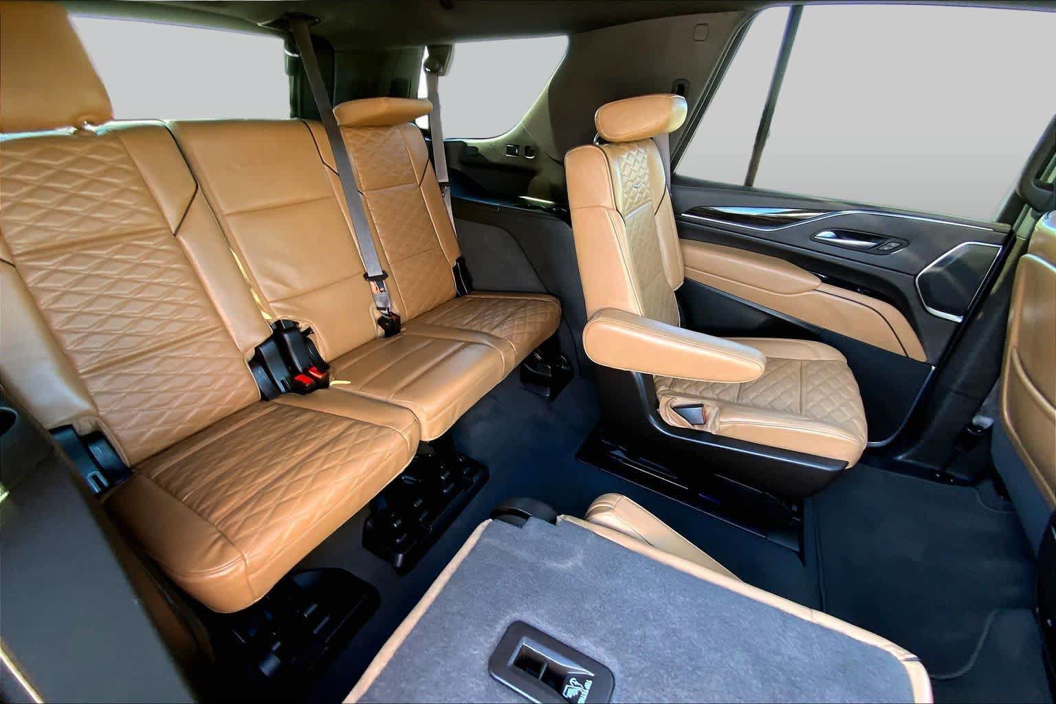 Used 2022 Cadillac Escalade Sport w/ Touring Package AWD/4WD image 18