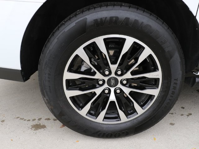 Certified 2025 Ford Expedition Max Platinum AWD/4WD image 8