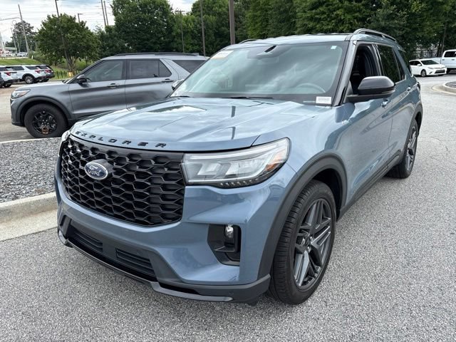 Certified 2025 Ford Explorer ST-Line w/ Premium Package RWD image 4