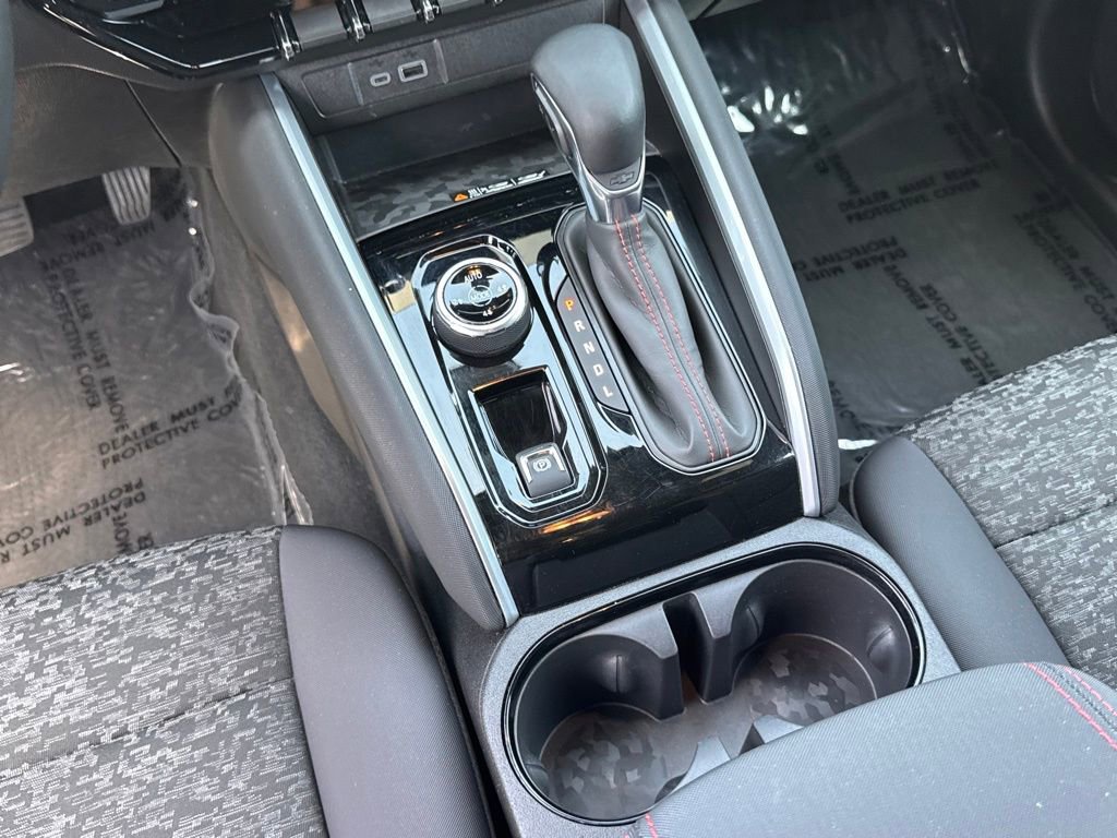 Used 2024 Chevrolet Colorado Z71 w/ Z71 Convenience Package 2 image 24