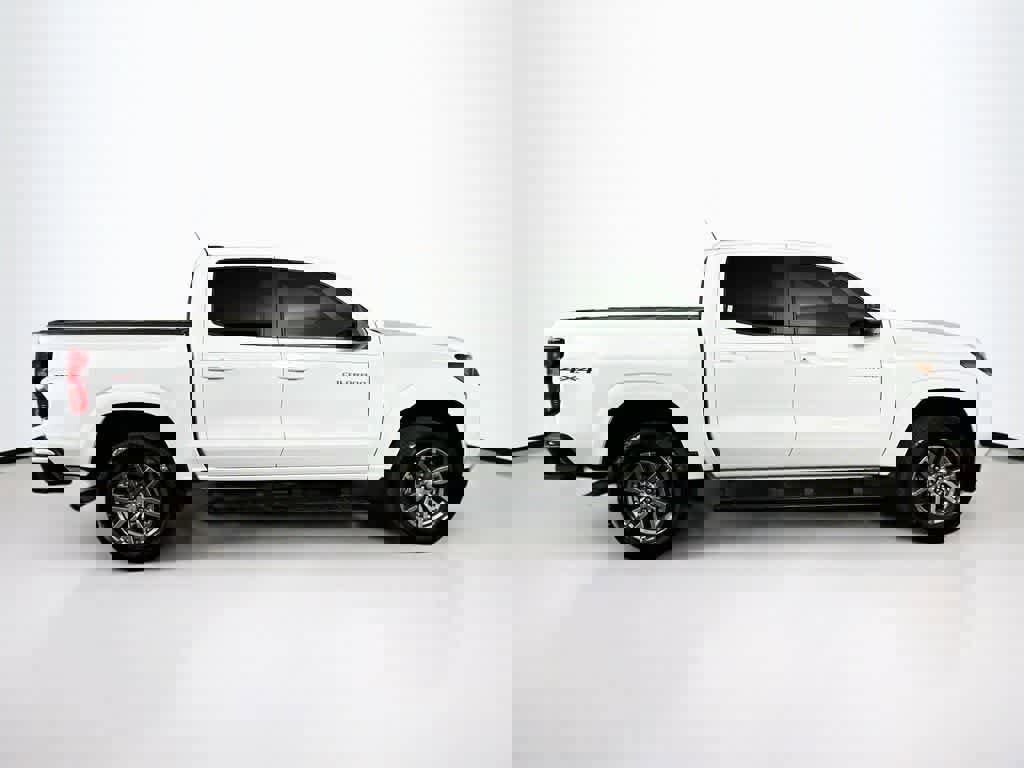 Used 2023 Chevrolet Colorado LT w/ LT Convenience Package image 6