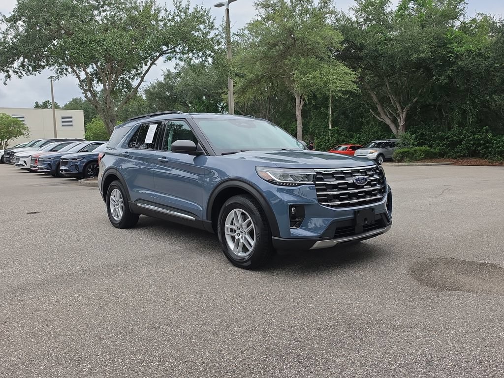 Certified 2025 Ford Explorer Active w/ Active Comfort Package RWD image 2
