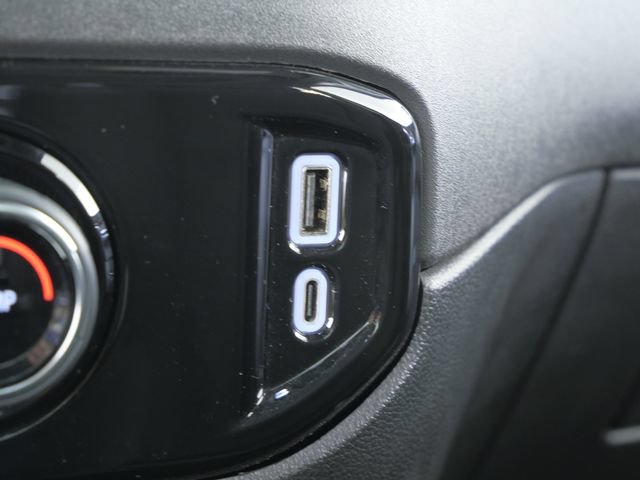 Used 2024 Chevrolet Silverado 2500 LT AWD/4WD image 27