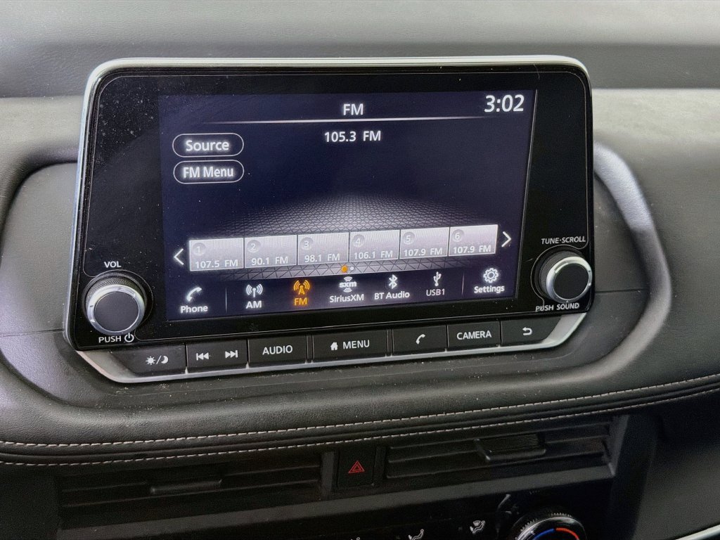 Used 2025 Nissan Rogue S FWD image 17