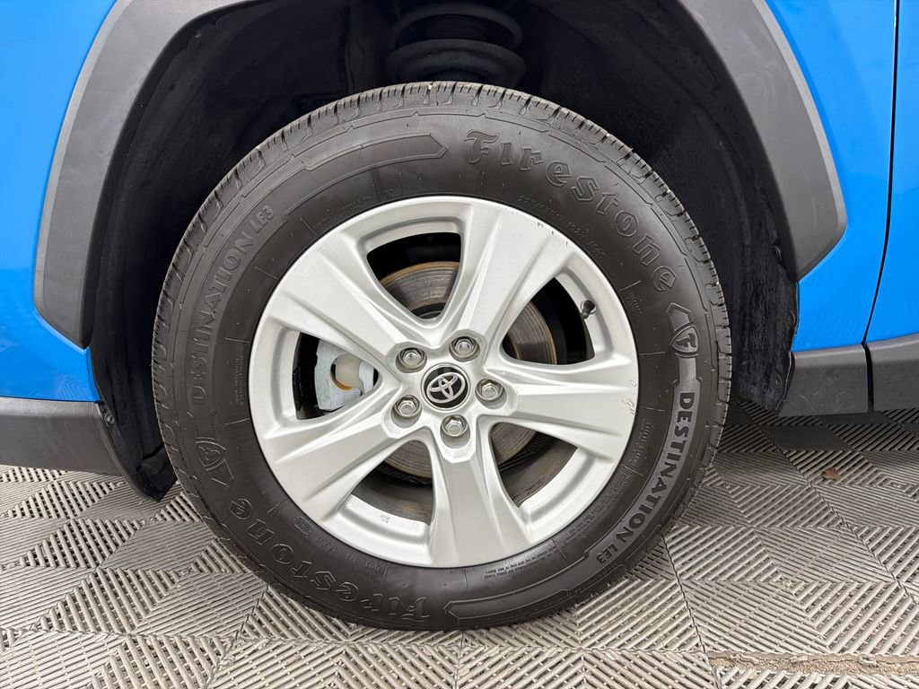 Used 2020 Toyota RAV4 XLE FWD image 13