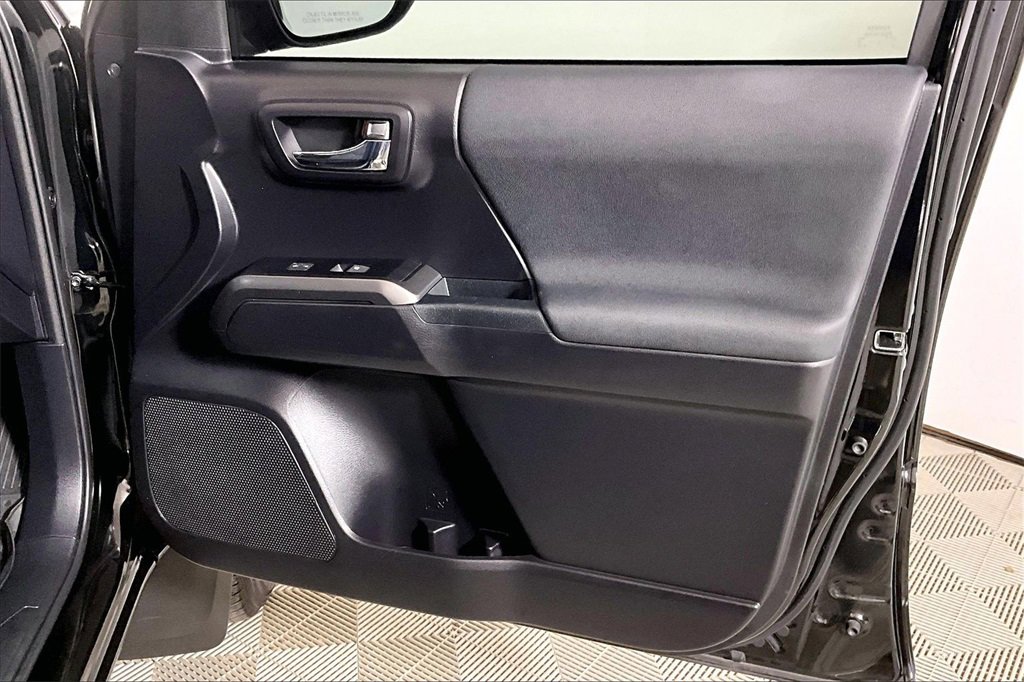 Used 2021 Toyota Tacoma TRD Sport image 19