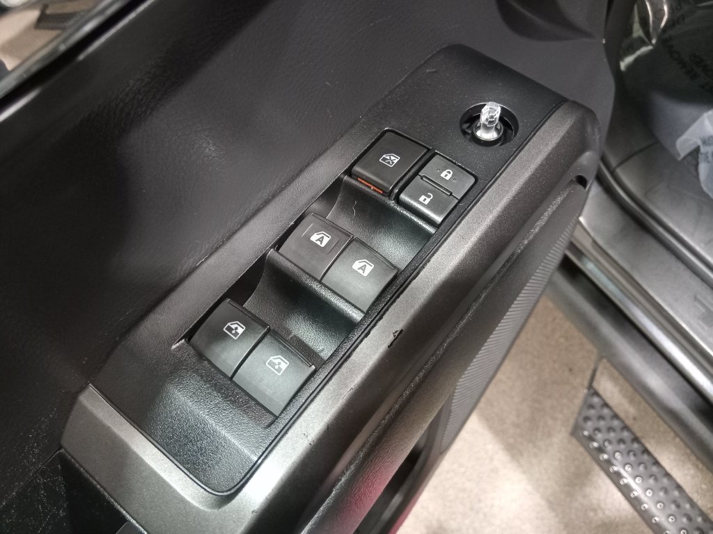 Used 2022 Toyota Tacoma TRD Off-Road AWD/4WD image 19