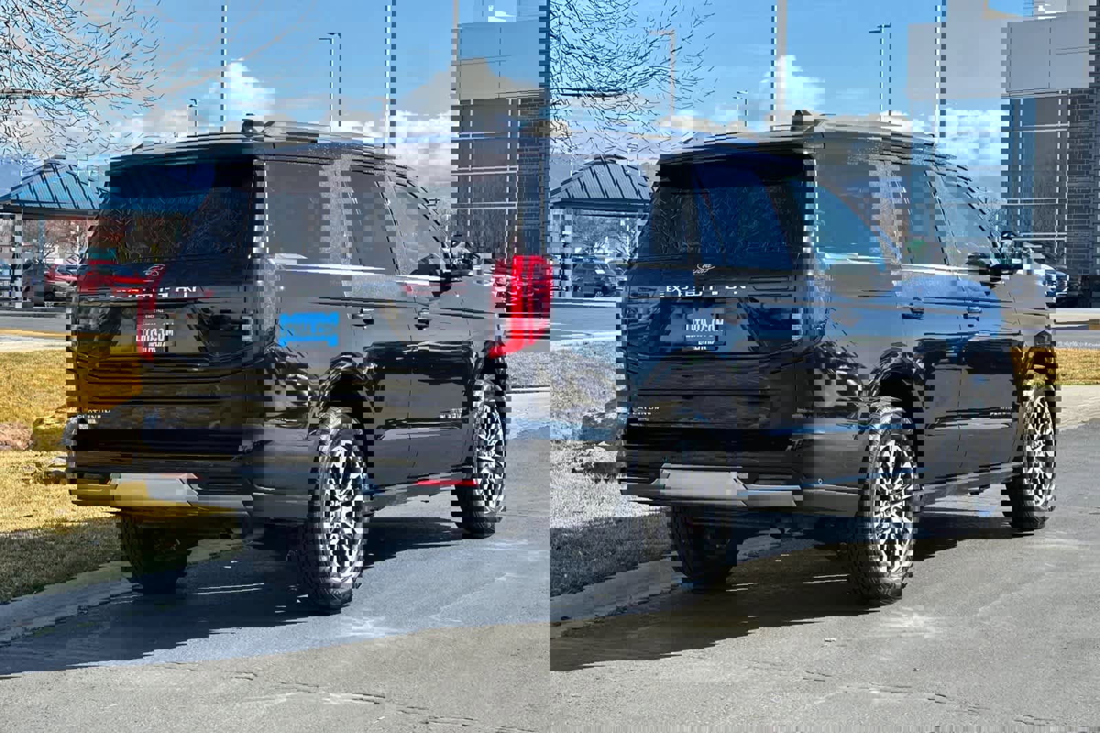 Certified 2025 Ford Expedition Platinum image 2