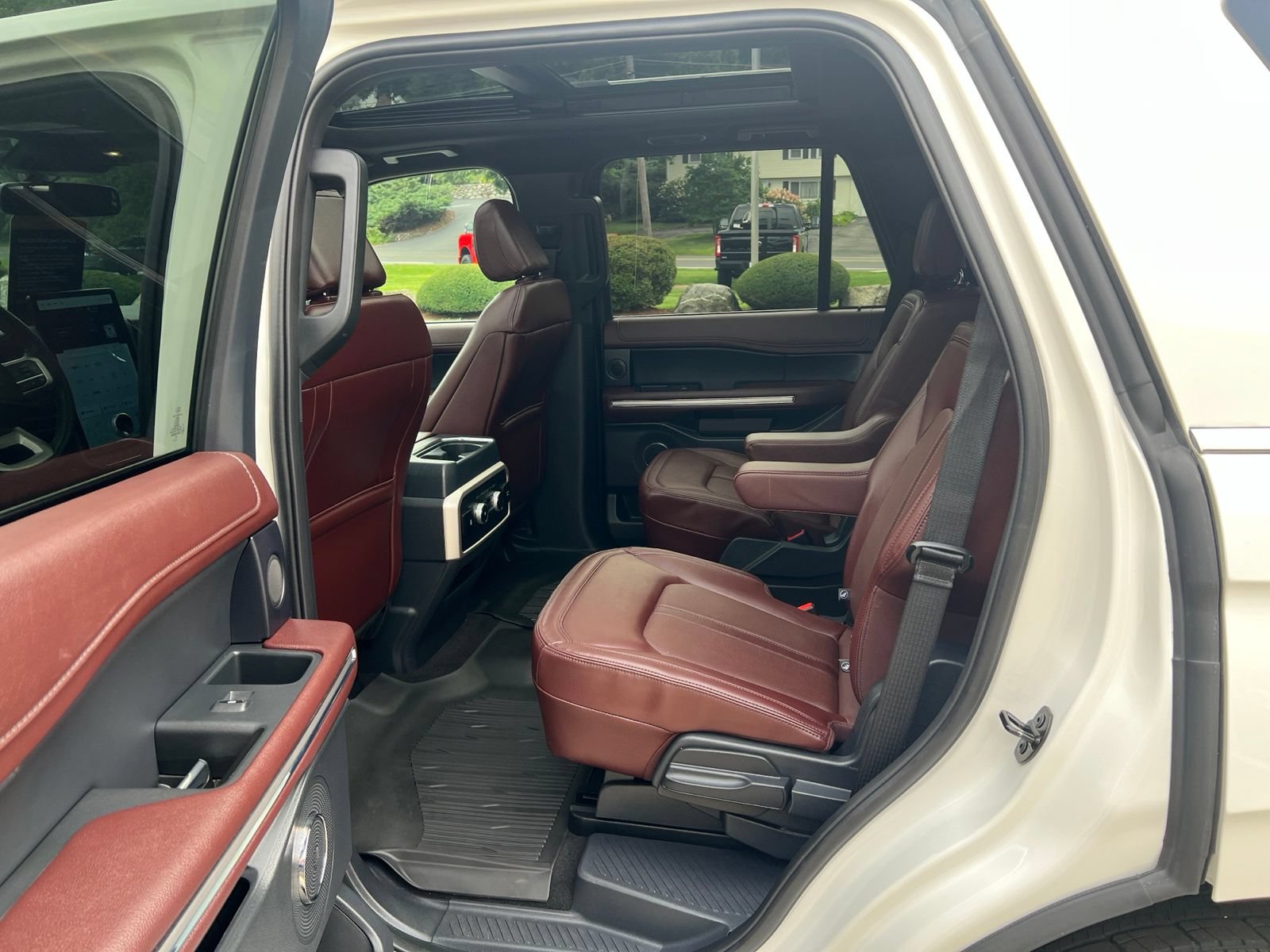 Certified 2024 Ford Expedition Limited AWD/4WD image 15
