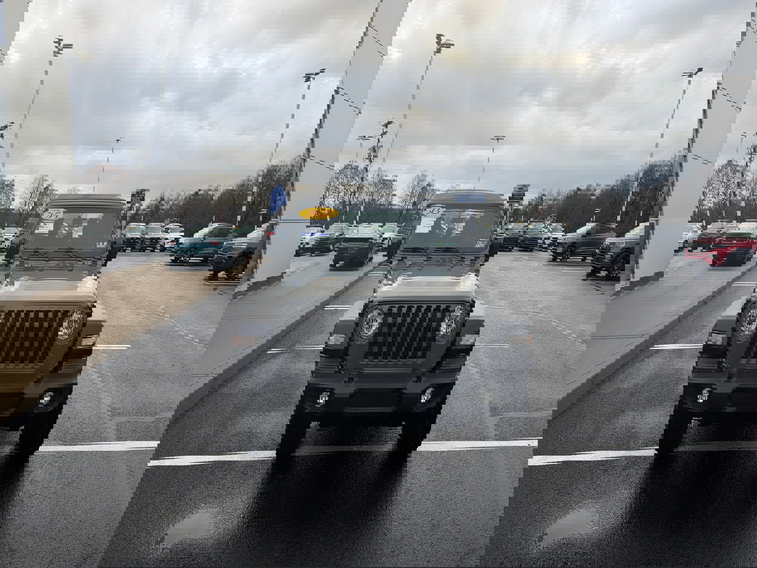 Used 2021 Jeep Gladiator Sport image 8