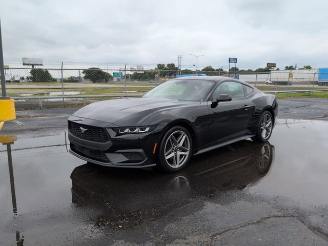 Certified 2024 Ford Mustang Coupe RWD image 3