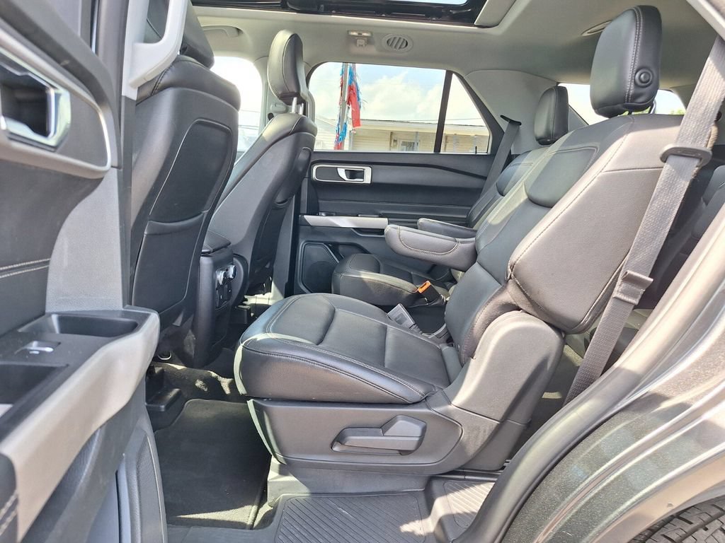 Certified 2020 Ford Explorer XLT w/ Equipment Group 202A RWD image 12