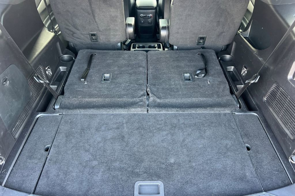 Certified 2020 Ford Explorer XLT w/ Equipment Group 202A image 17