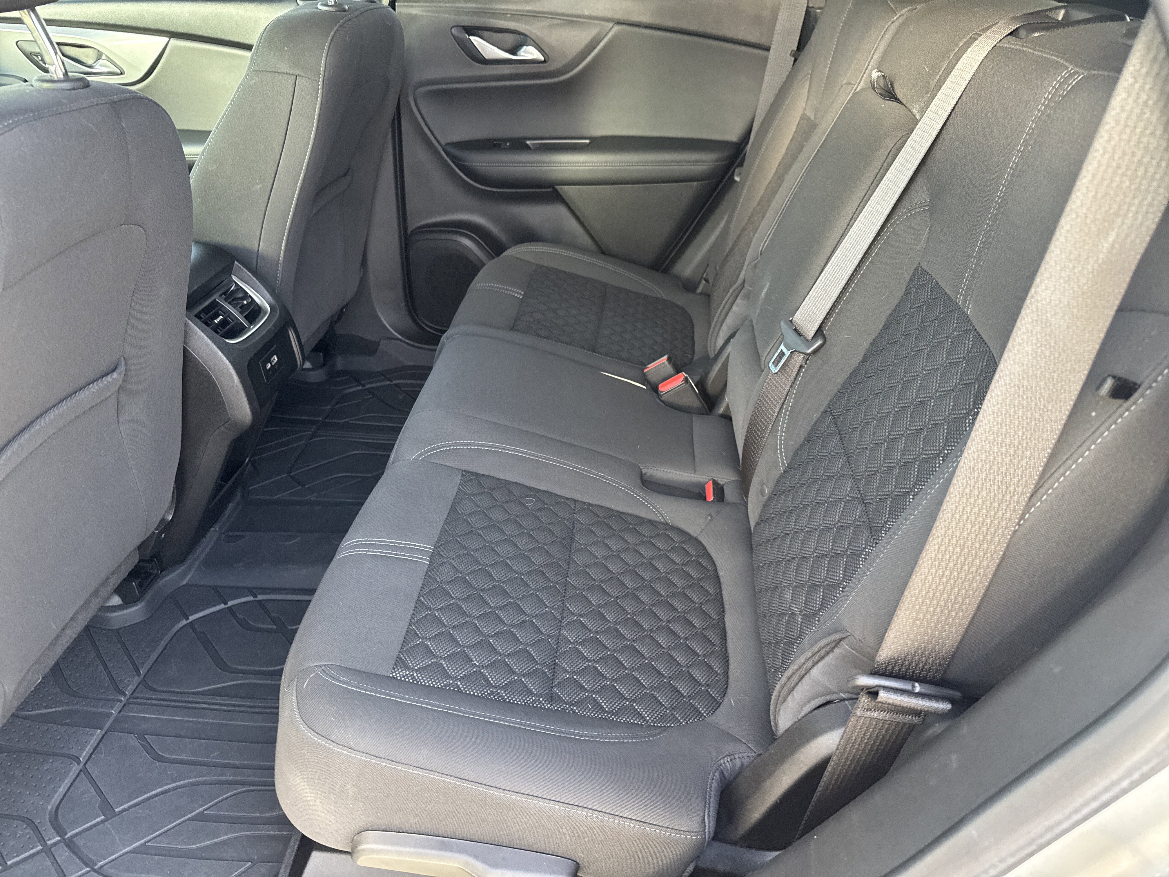 Used 2020 Chevrolet Blazer LT image 11