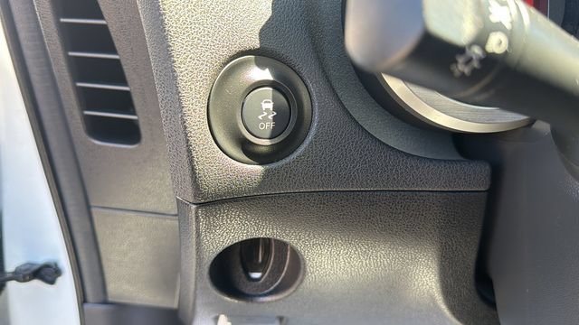 Used 2018 Nissan 370Z Coupe RWD image 15