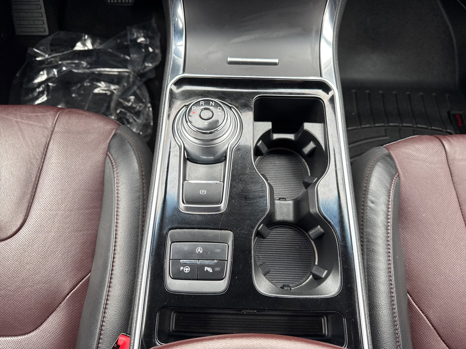 Certified 2020 Ford Edge Titanium w/ Equipment Group 301A image 21