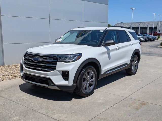 Certified 2025 Ford Explorer Active w/ Active Comfort Package AWD/4WD image 8