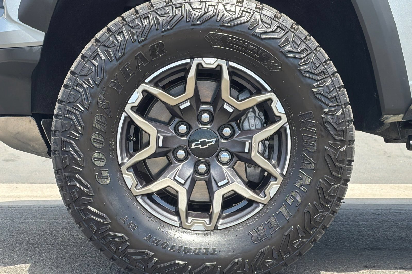 Used 2025 Chevrolet Colorado ZR2 AWD/4WD image 25
