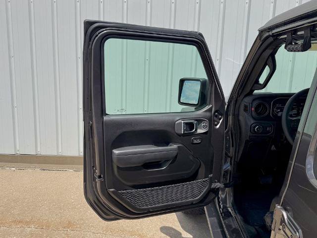 Used 2025 Jeep Wrangler Unlimited Rubicon w/ Safety Group AWD/4WD image 14