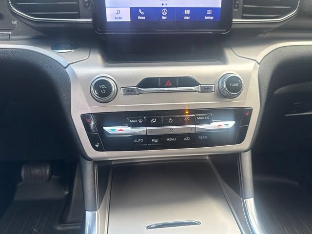Certified 2022 Ford Explorer XLT w/ Equipment Group 202A AWD/4WD image 29