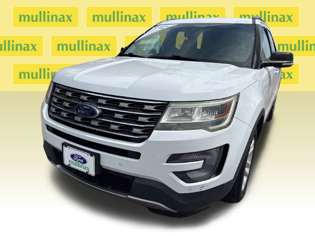 Certified 2017 Ford Explorer XLT w/ Equipment Group 202A FWD image 10