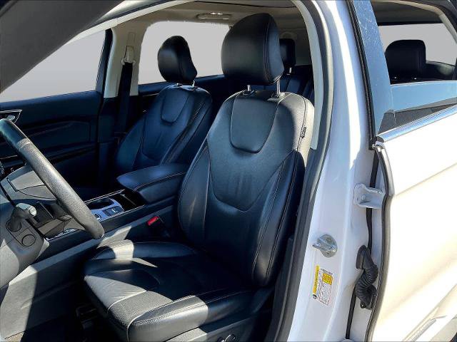 Certified 2019 Ford Edge Titanium w/ Equipment Group 301A AWD/4WD image 21