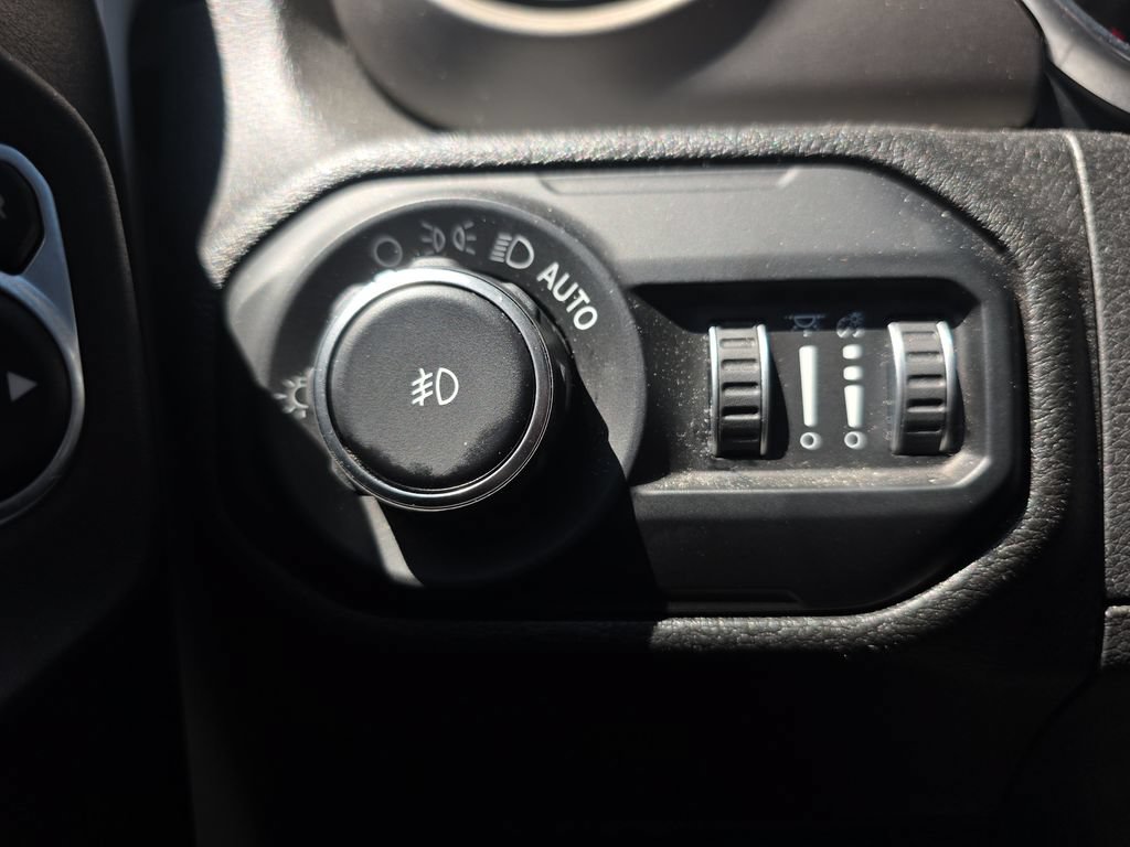 Used 2018 Jeep Wrangler Unlimited Sport S AWD/4WD image 42