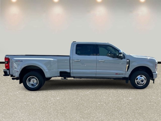 Certified 2026 Ford F350 Platinum w/ Platinum Plus Package AWD/4WD image 4