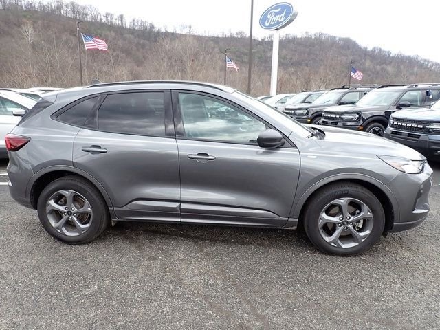 Certified 2023 Ford Escape ST-Line w/ Tech Pack #1 AWD/4WD image 7