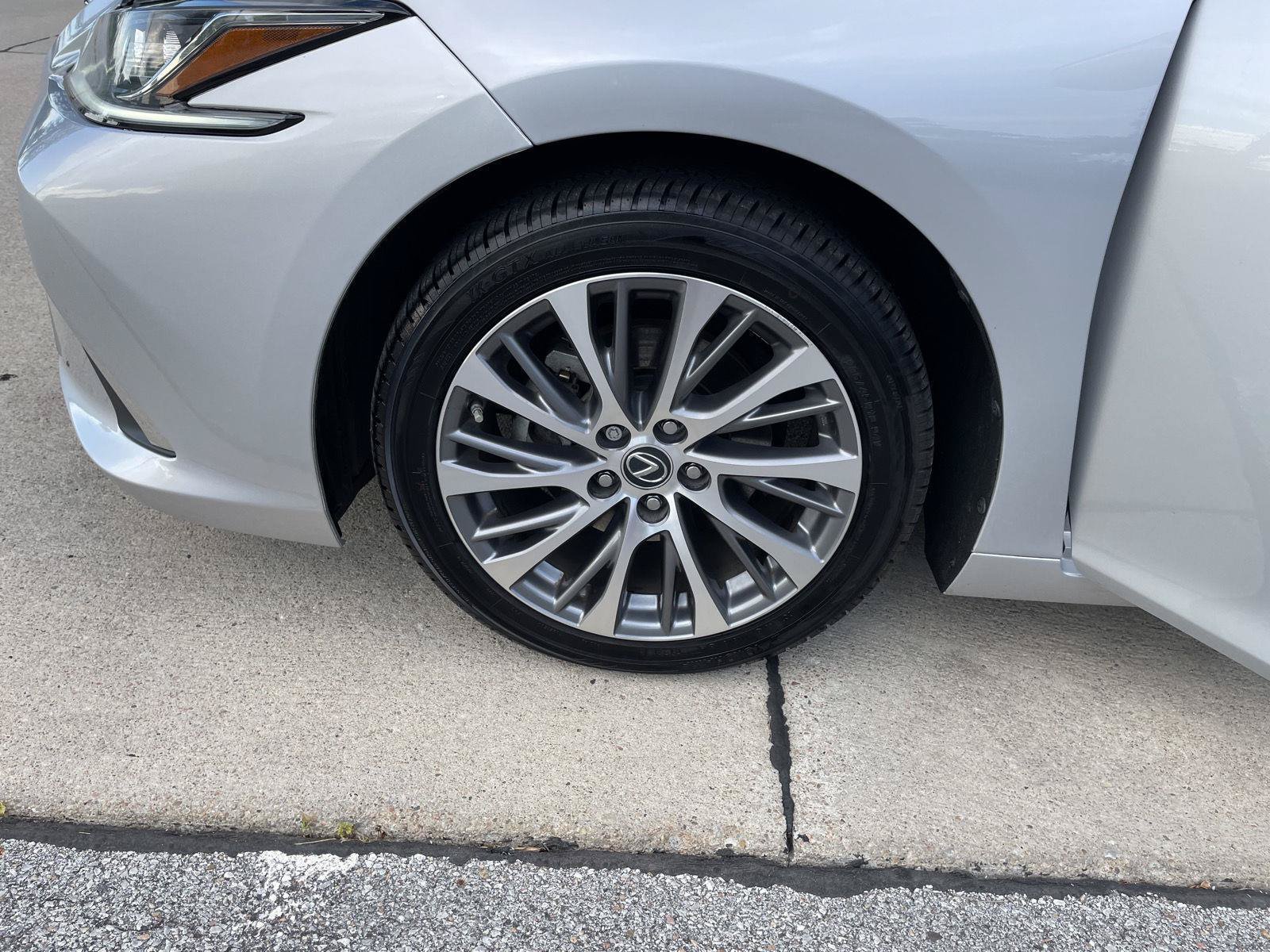 Used 2021 Lexus ES 300h w/ Premium Package FWD image 10