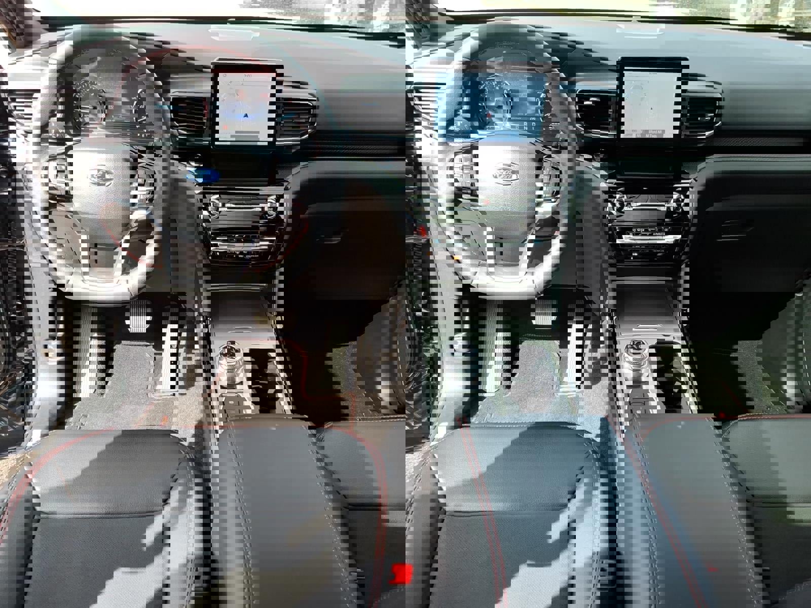 Certified 2024 Ford Explorer ST-Line w/ Class IV Trailer Tow Package image 17