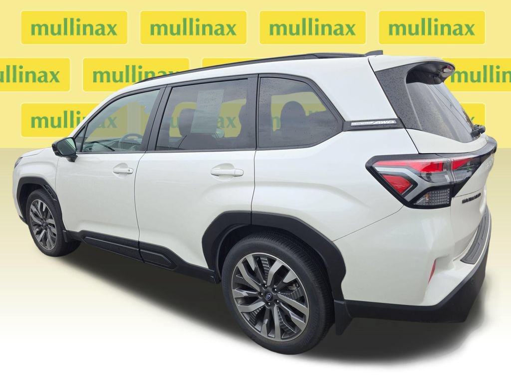 Used 2025 Subaru Forester Touring AWD/4WD image 11