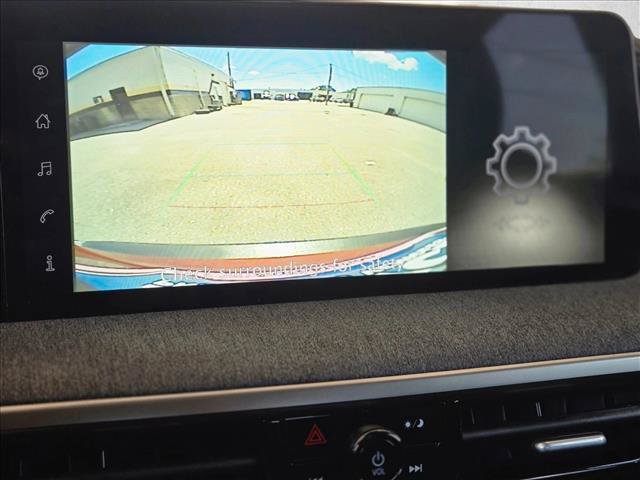 Used 2025 Nissan Kicks SV AWD/4WD image 14