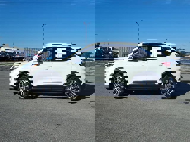 Certified 2022 Ford Escape SEL image 2