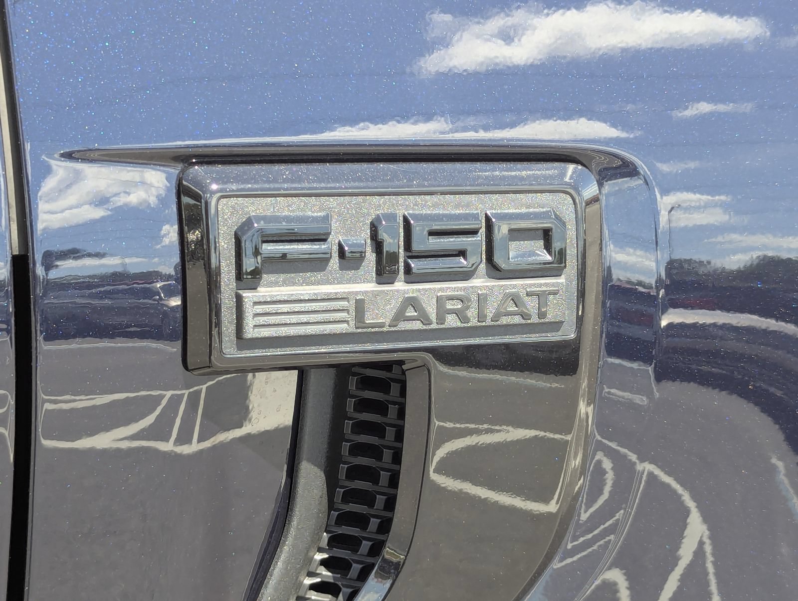 Certified 2025 Ford F150 Lariat w/ Equipment Group 501A Mid AWD/4WD image 15