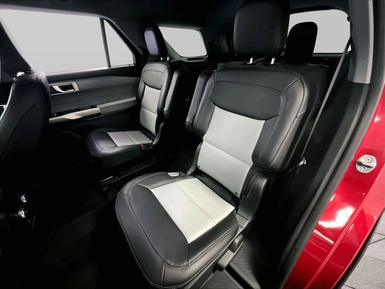 Certified 2023 Ford Explorer XLT w/ Equipment Group 202A image 25