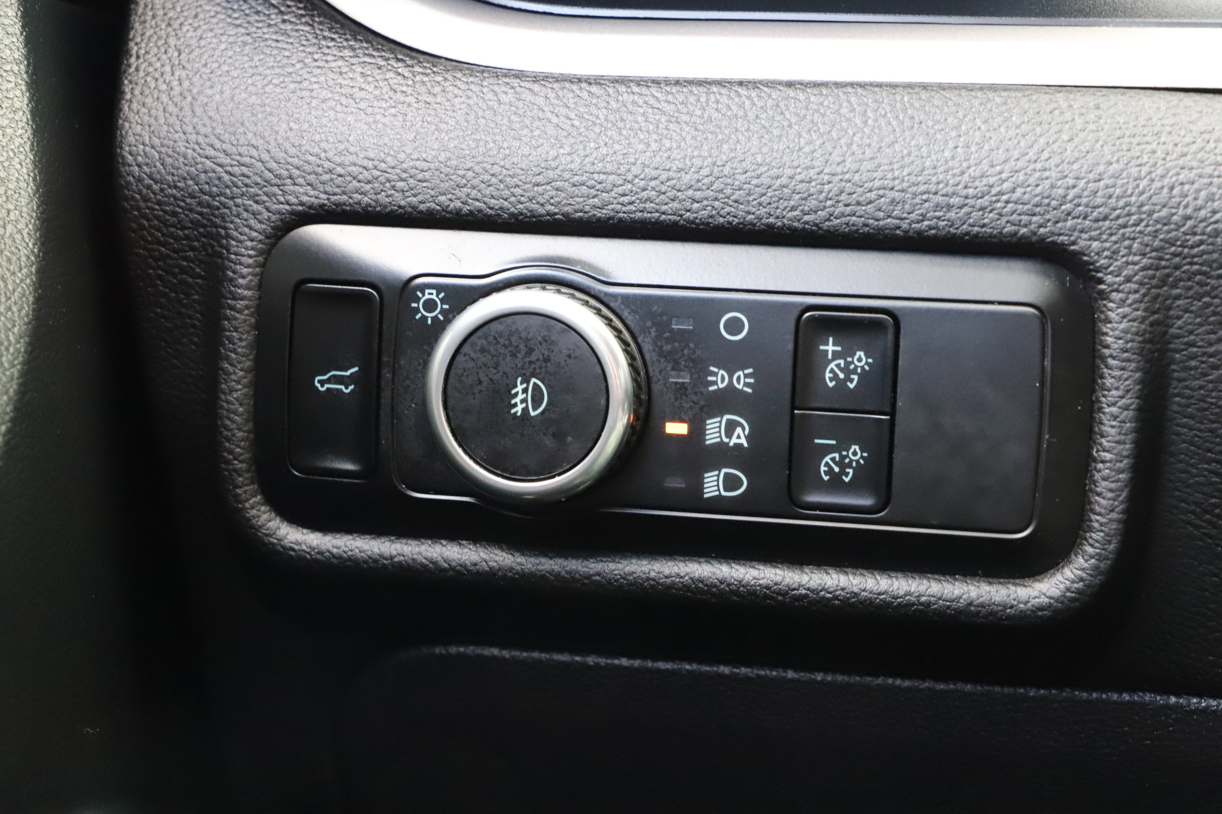 Certified 2023 Ford Explorer XLT w/ Equipment Group 202A image 39