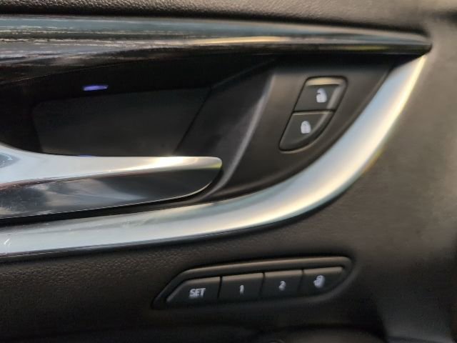 Used 2021 Buick Enclave Avenir image 17