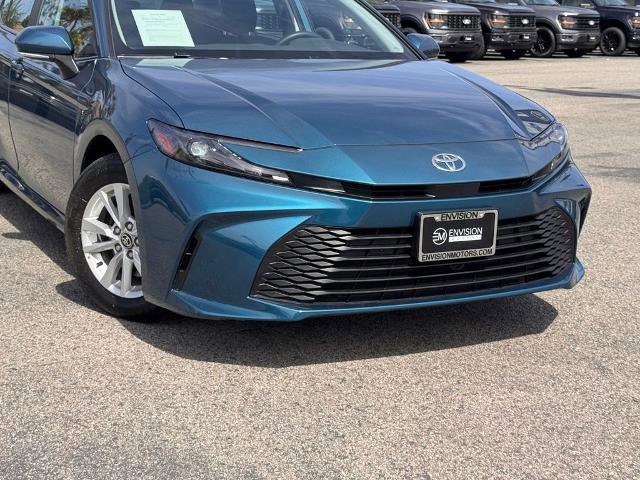 Used 2025 Toyota Camry LE w/ Convenience Package FWD image 3
