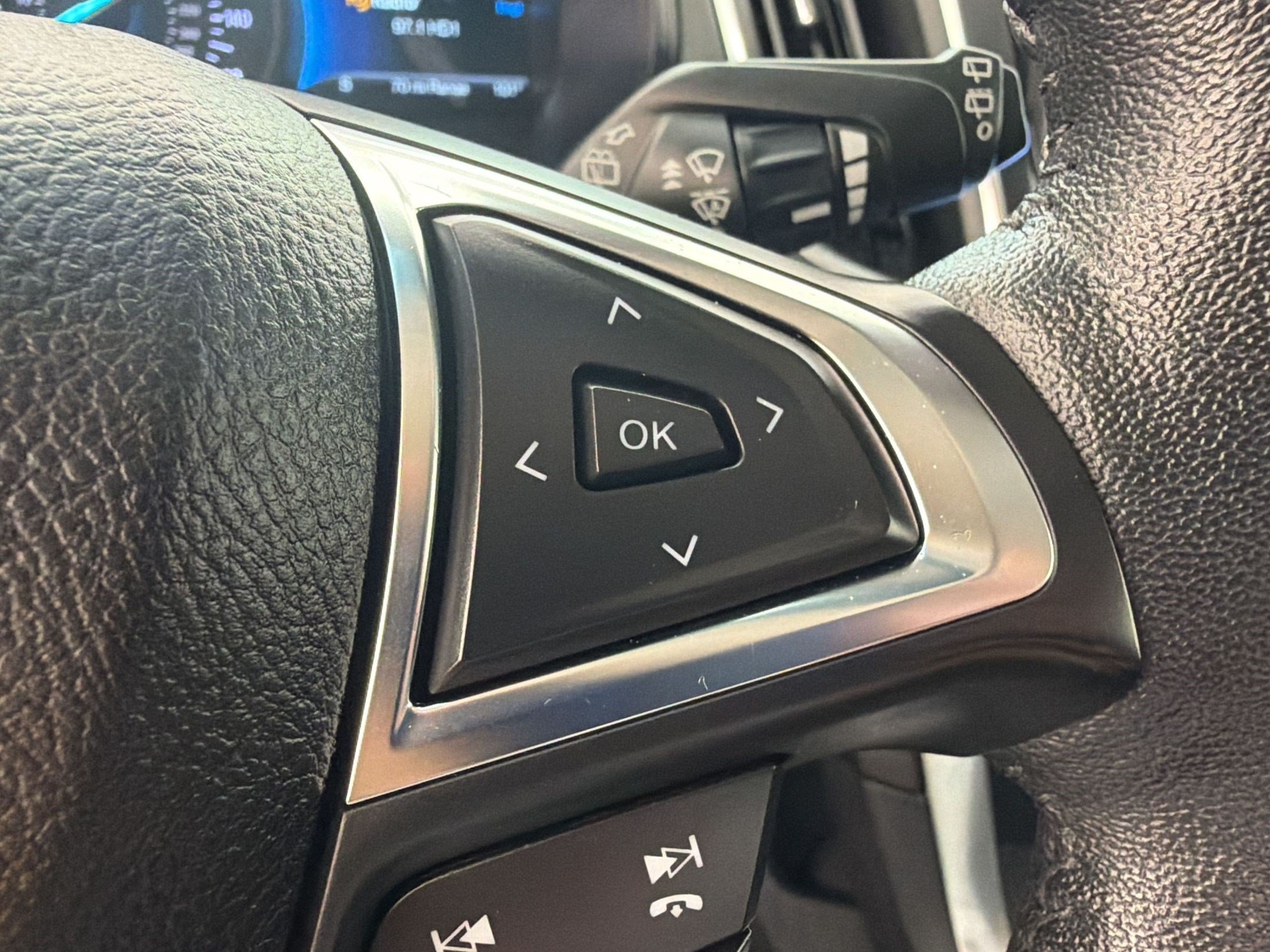 Certified 2022 Ford Edge Titanium AWD/4WD image 29