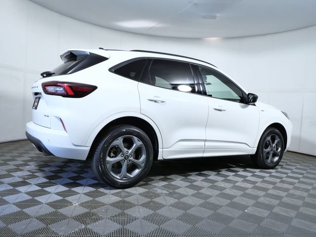 Certified 2024 Ford Escape ST-Line w/ Tech Pack #1 AWD/4WD image 6