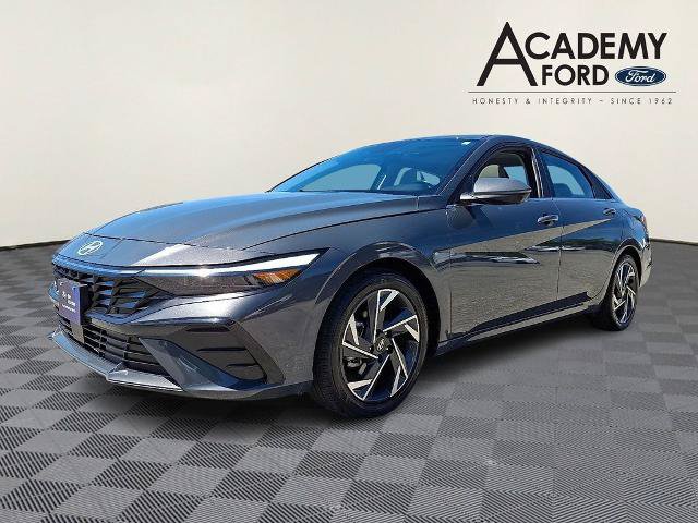 Used 2024 Hyundai Elantra Limited FWD image 3