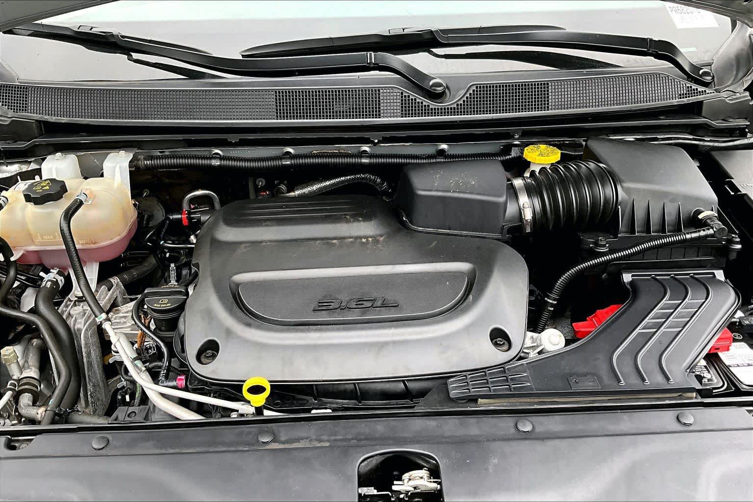 Used 2023 Chrysler Pacifica Touring-L FWD image 30