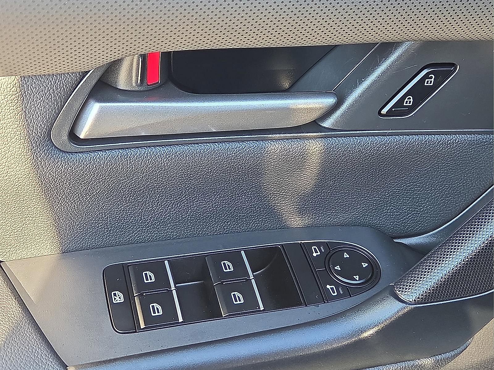 Used 2025 MAZDA CX-50 AWD 2.5 S w/ Premium Package image 13